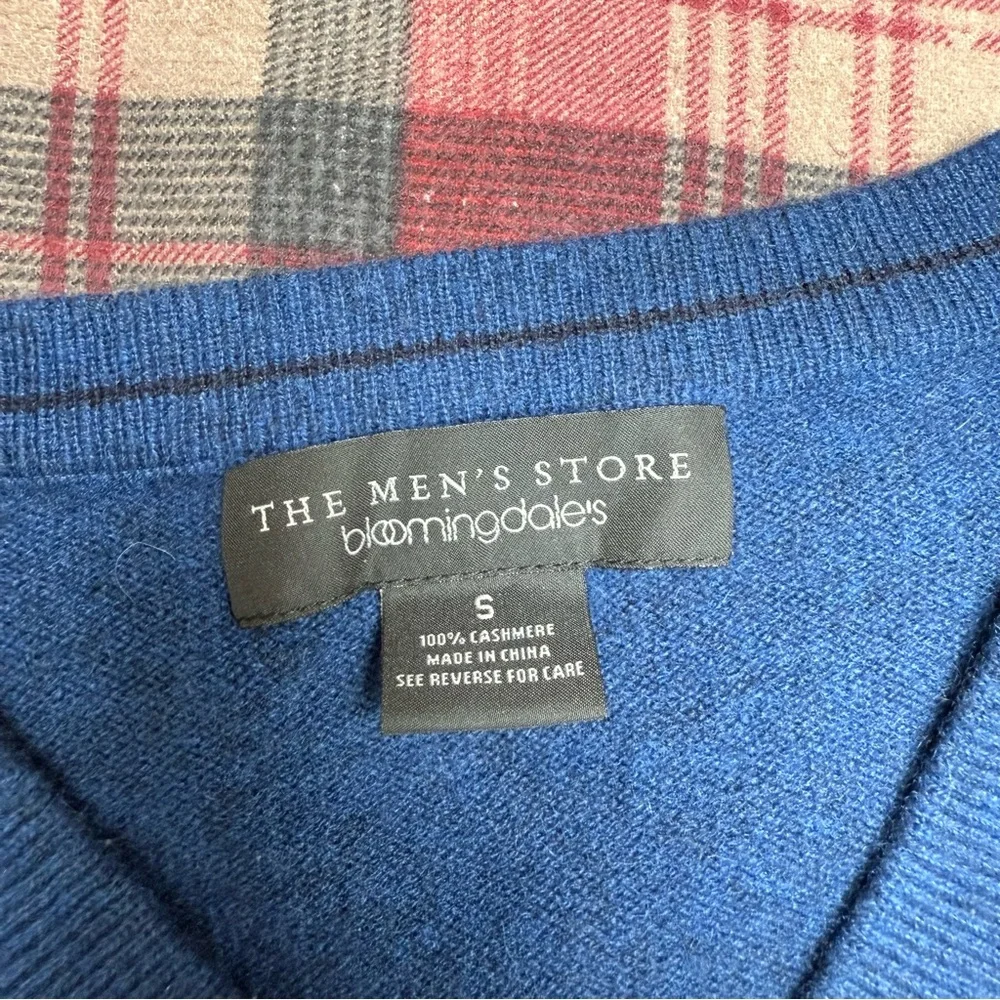 Bloomingdales Cashmere Blue V-Neck Sweater
